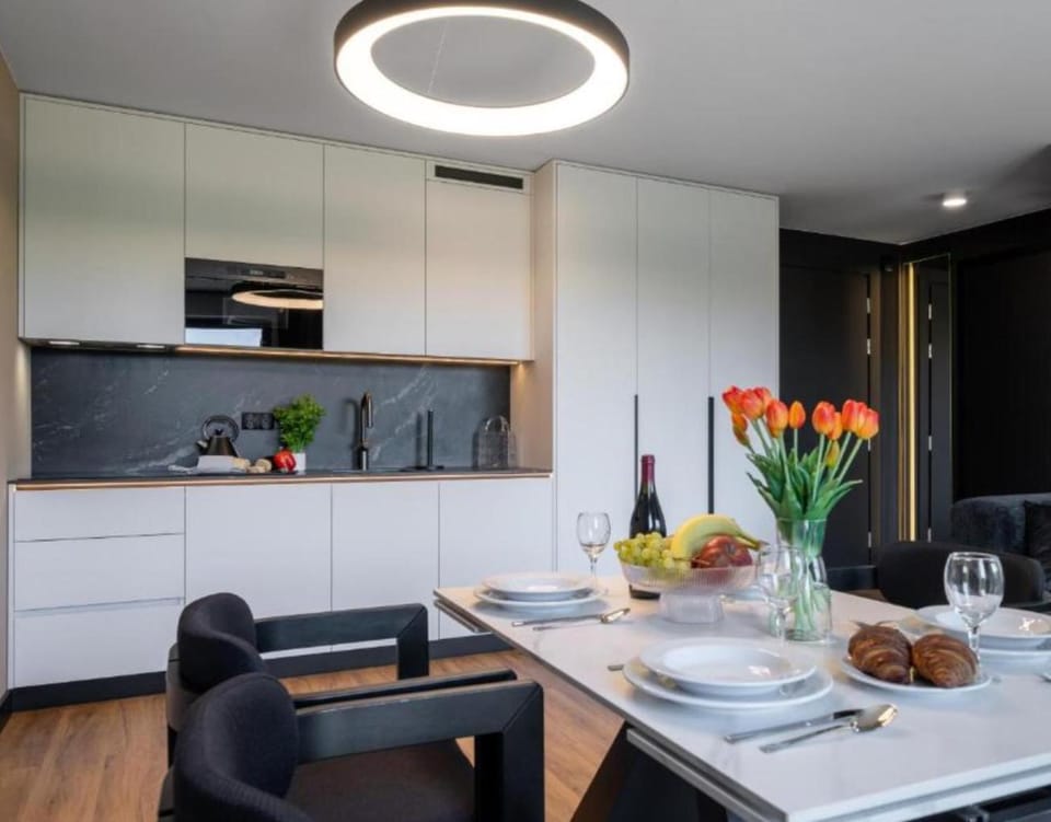 Kitchen or kitchenette, Dining area, Food, stove