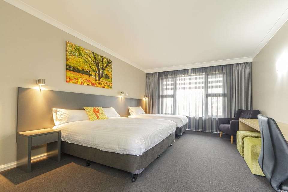 Day, Photo of the whole room