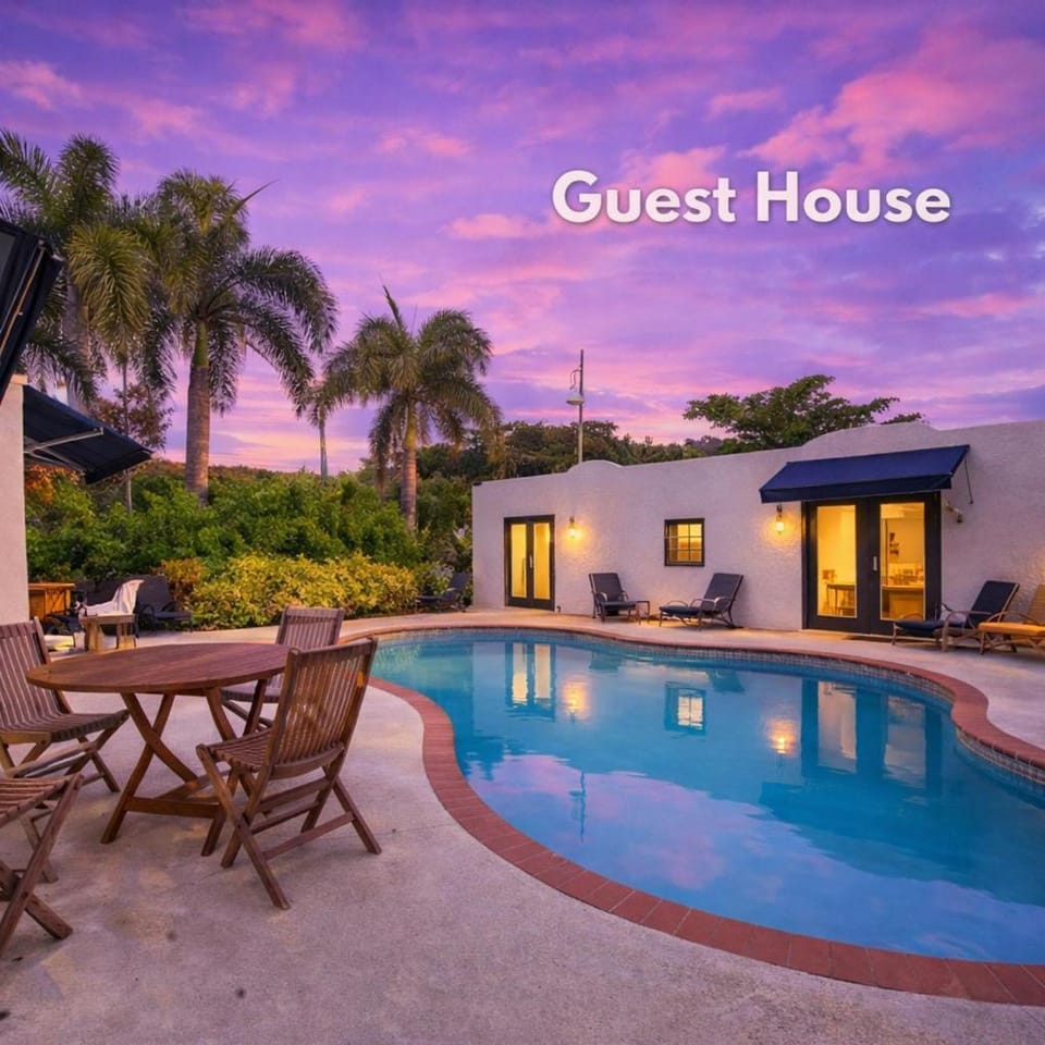 4BR w Pool, Guest Suite & Private Yard House in West Palm Beach