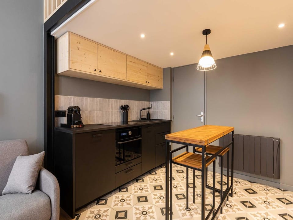 Kitchen or kitchenette