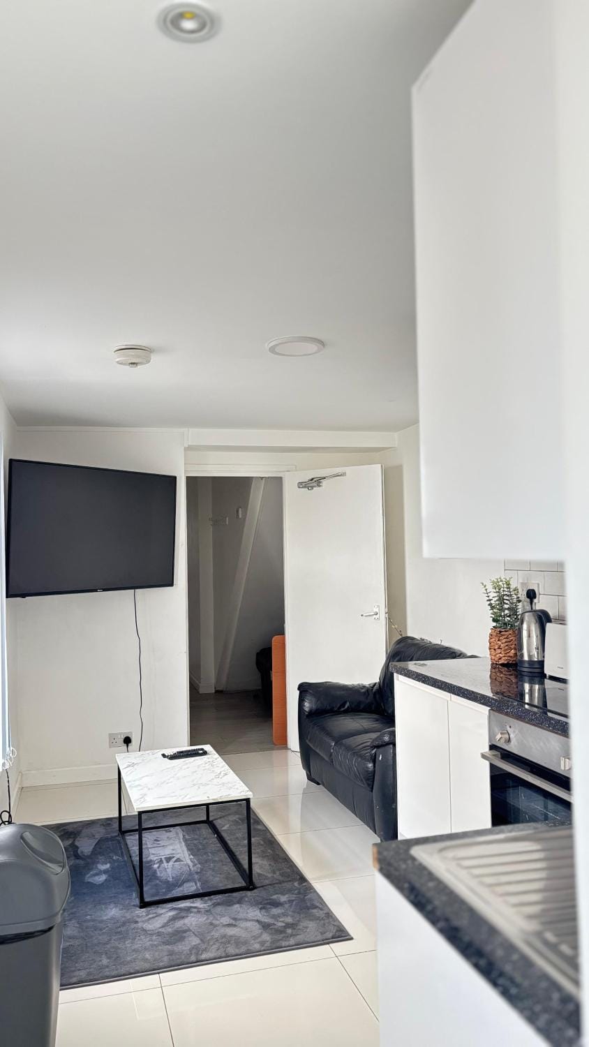AK Serviced Apartments - Modern Three Bedroom Apartment Apartment in Cardiff