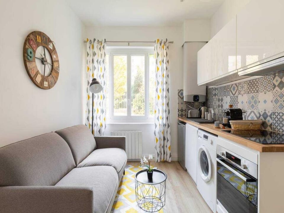 Kitchen or kitchenette, Living room