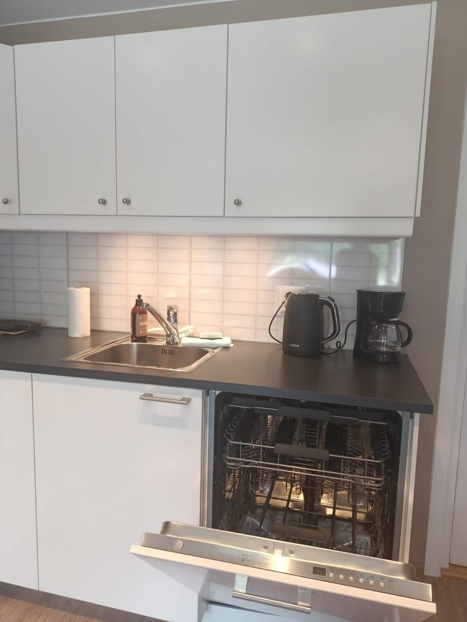 Coffee/tea facilities, dishwasher