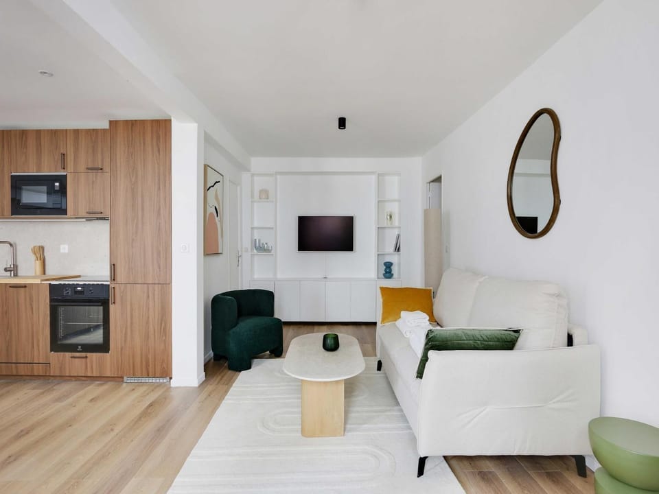 Kitchen or kitchenette, Living room