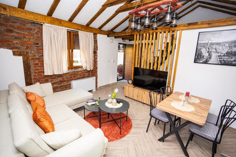 Modern Clock Tower Apartments- Free Parking & Balcony Apartment in Bitola