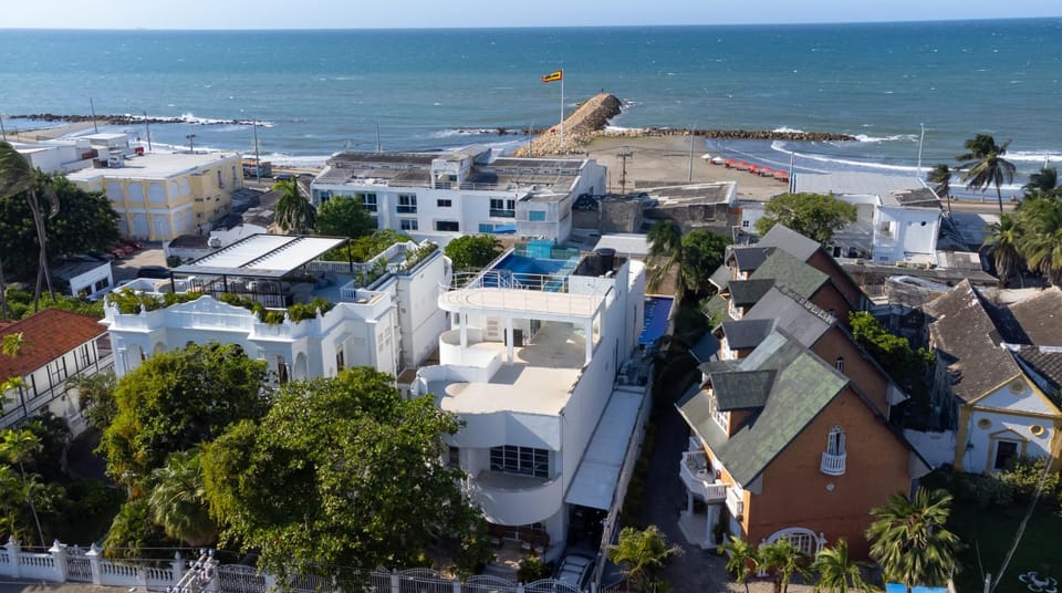 Neighbourhood, Bird's eye view, Beach