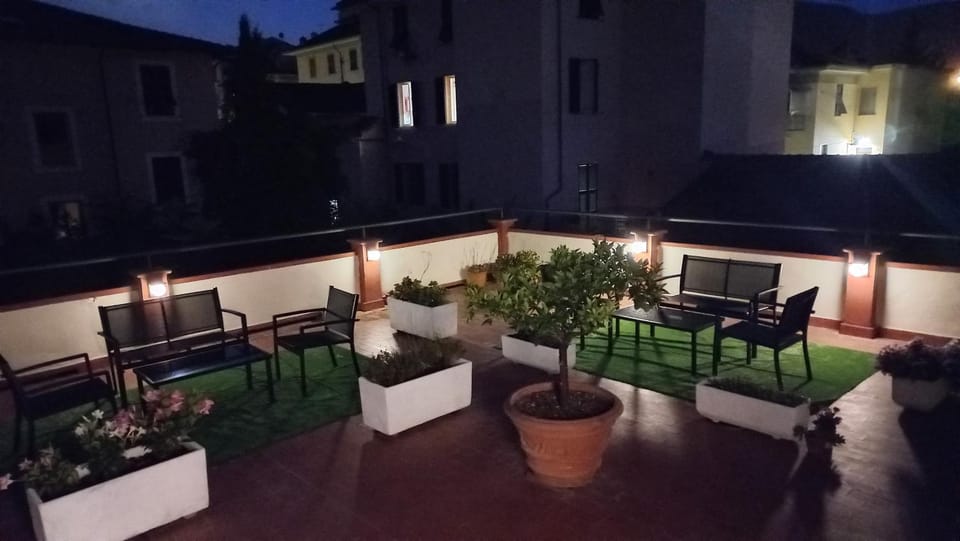 Balcony/Terrace, Internal: Not applicable to any particular room