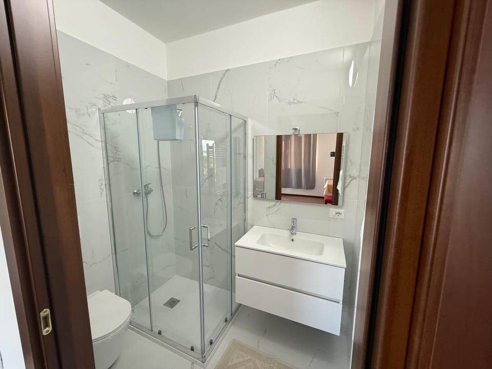 Shower, Bathroom, towels