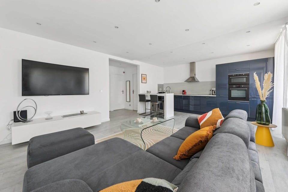 Communal lounge/ TV room, TV and multimedia, Kitchen or kitchenette, Living room, Seating area