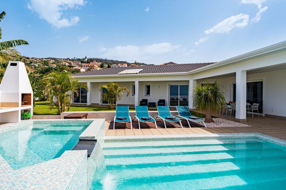 Swimming pool, Swimming pool, sunbed