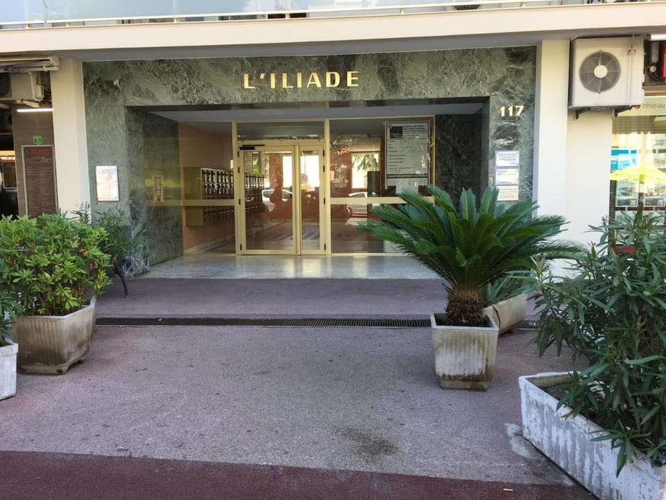 Grand appartement 3 chambres 6-8 personnes proche plages - Juan-les-Pins Apartment in Antibes