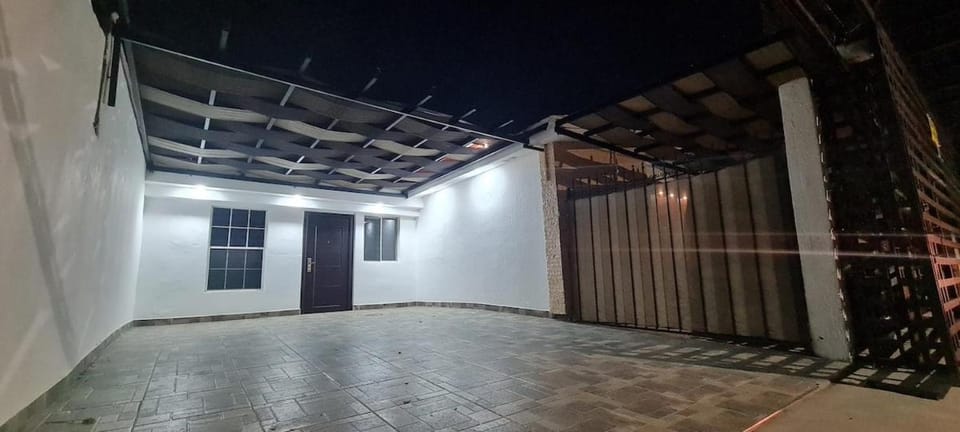 Facade/entrance, Night