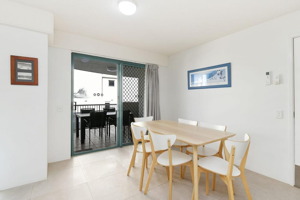 Lindomare Unit 6, 11 Orvieto Tce, Kings Beach Apartment in Kings Beach