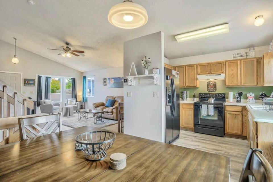 Witches Hollow Pet-Friendly Retreat Near Airport House in Colorado Springs