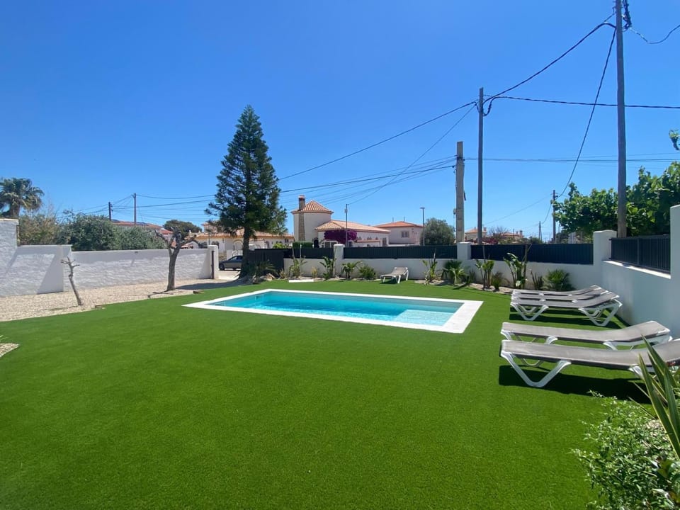 Day, Garden, Garden view, Pool view, Swimming pool, sunbed
