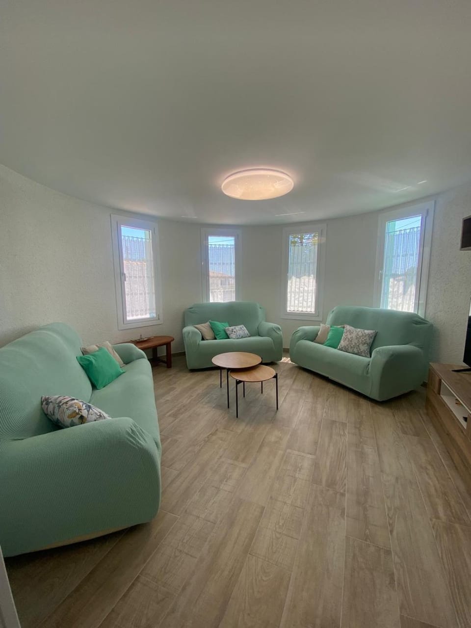 TV and multimedia, Living room, Seating area