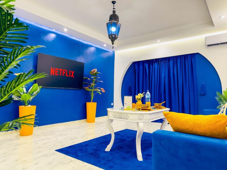 Communal lounge/ TV room, TV and multimedia, Living room, Lounge or bar, Seating area