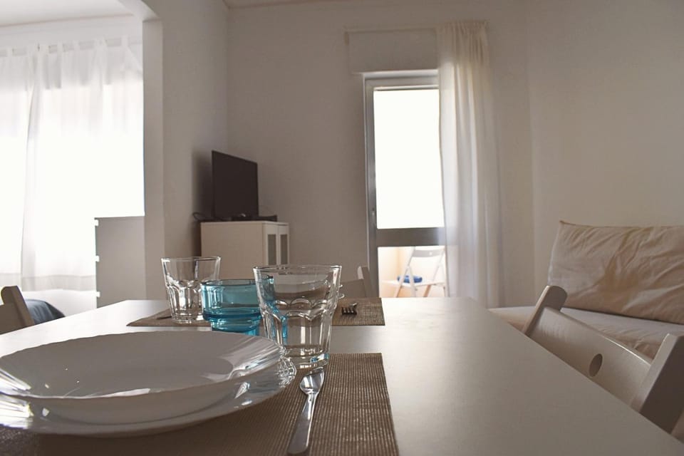 TV and multimedia, Dining area