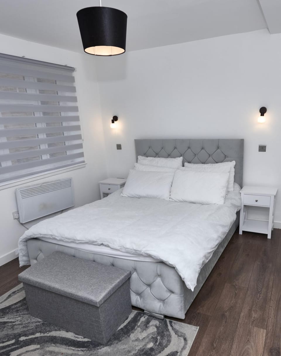 Apartment in Buckinghamshire with Secured Parking Apartment in Aylesbury