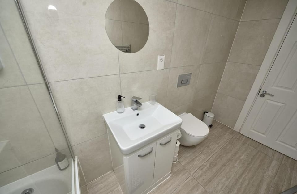 Apartment in Buckinghamshire with Secured Parking Apartment in Aylesbury