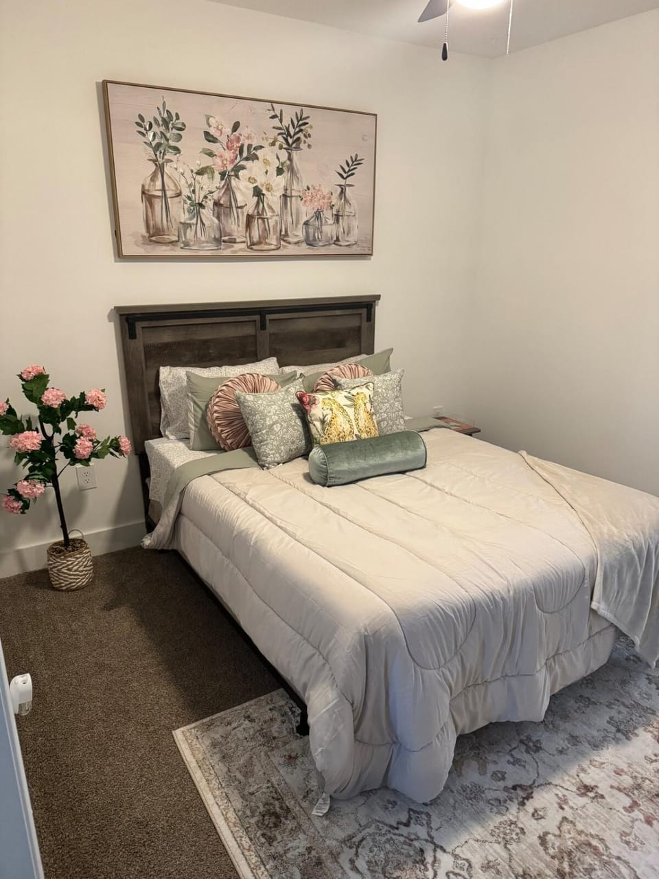 Peaceful Pad on Peters Apartment in Atlanta
