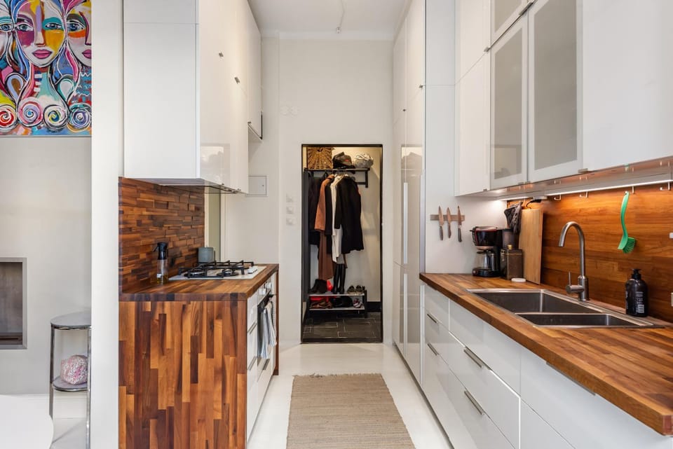 Kitchen or kitchenette