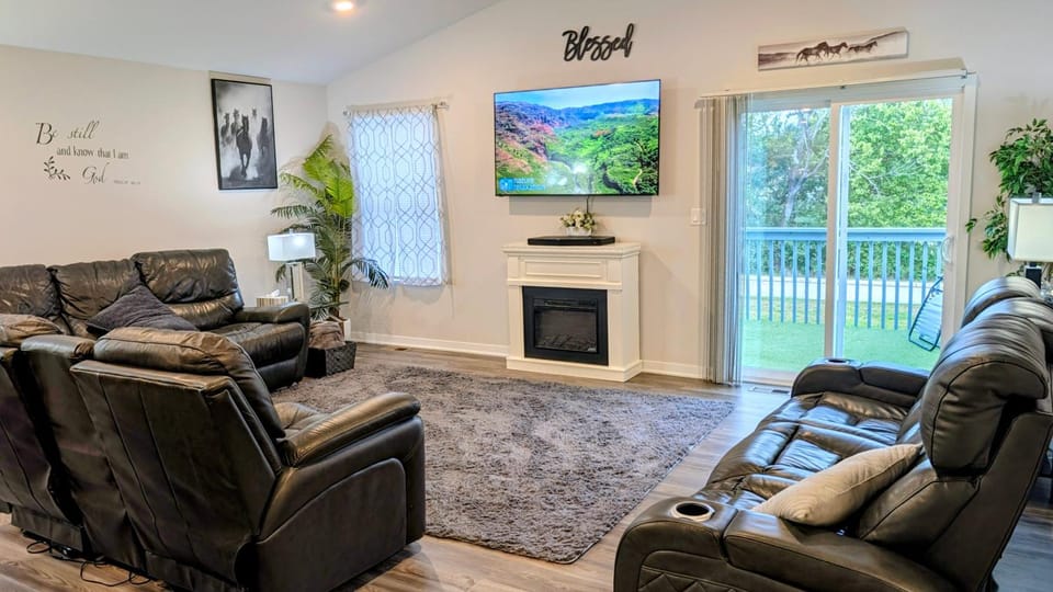 Modern Comfort House in Altoona