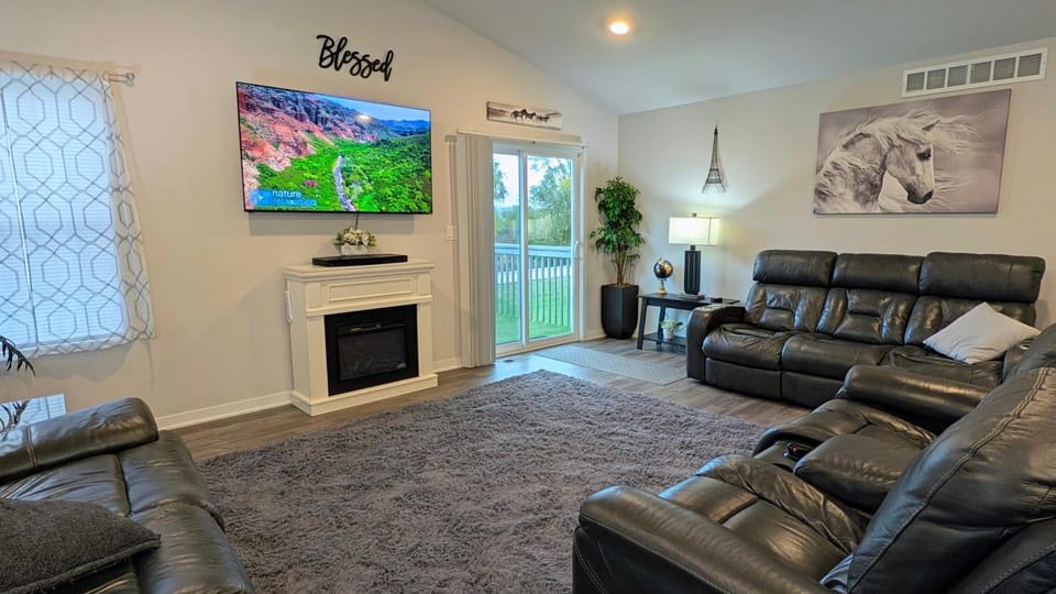 Modern Comfort House in Altoona