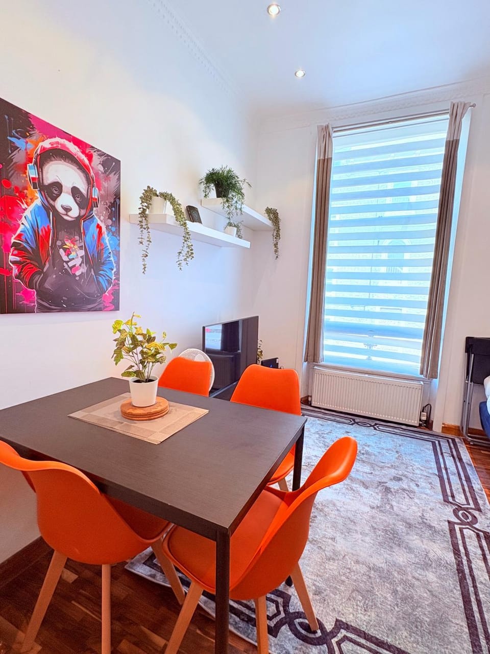 Superb affordable and very well located 3 bed flat for 6 people in Chelsea Zone 1 Apartment in City of Westminster