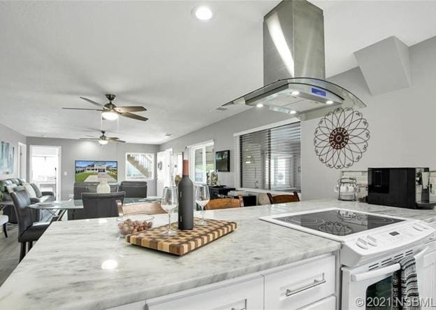 3BR Beach House Spacious & Steps from Sand House in Florida