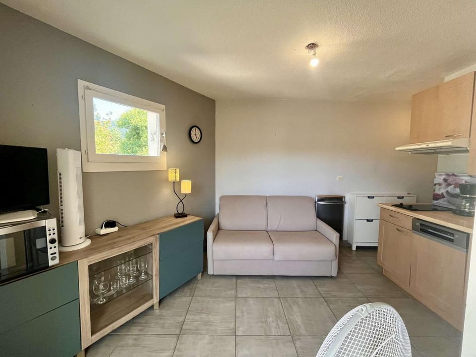 Appartement T2 à Cavalaire, proche plage pour 4 pers, ascenseur inclus - FR-1-226B-242 Apartment in Cavalaire-sur-Mer