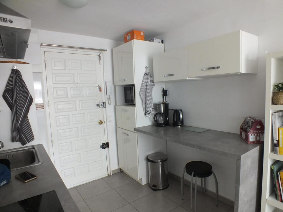 Apartamento en Roses, 4 personas, acceso a la playa - ES-204-79 Apartment in Roses