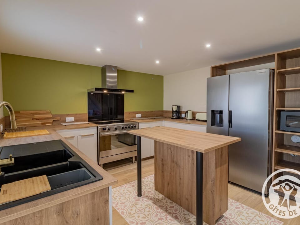 Gîte spacieux de 8 chambres au cœur des vignes d'Anjou - FR-1-622-112 House in Pays de la Loire