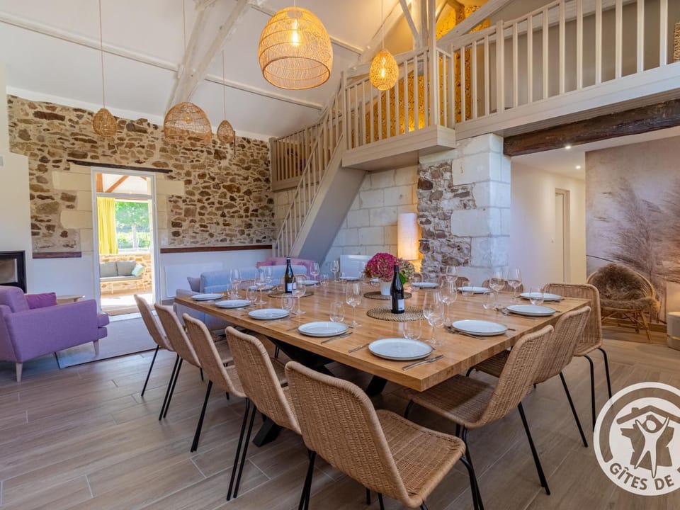 Gîte spacieux de 8 chambres au cœur des vignes d'Anjou - FR-1-622-112 House in Pays de la Loire