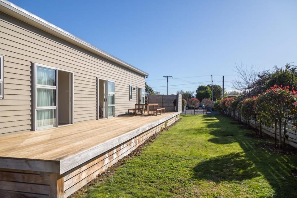 Property building, Garden, Garden view
