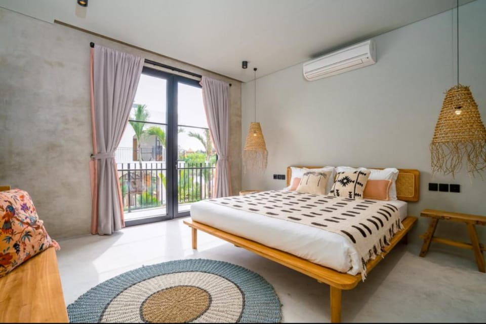Bed, Photo of the whole room, Bedroom, air conditioner
