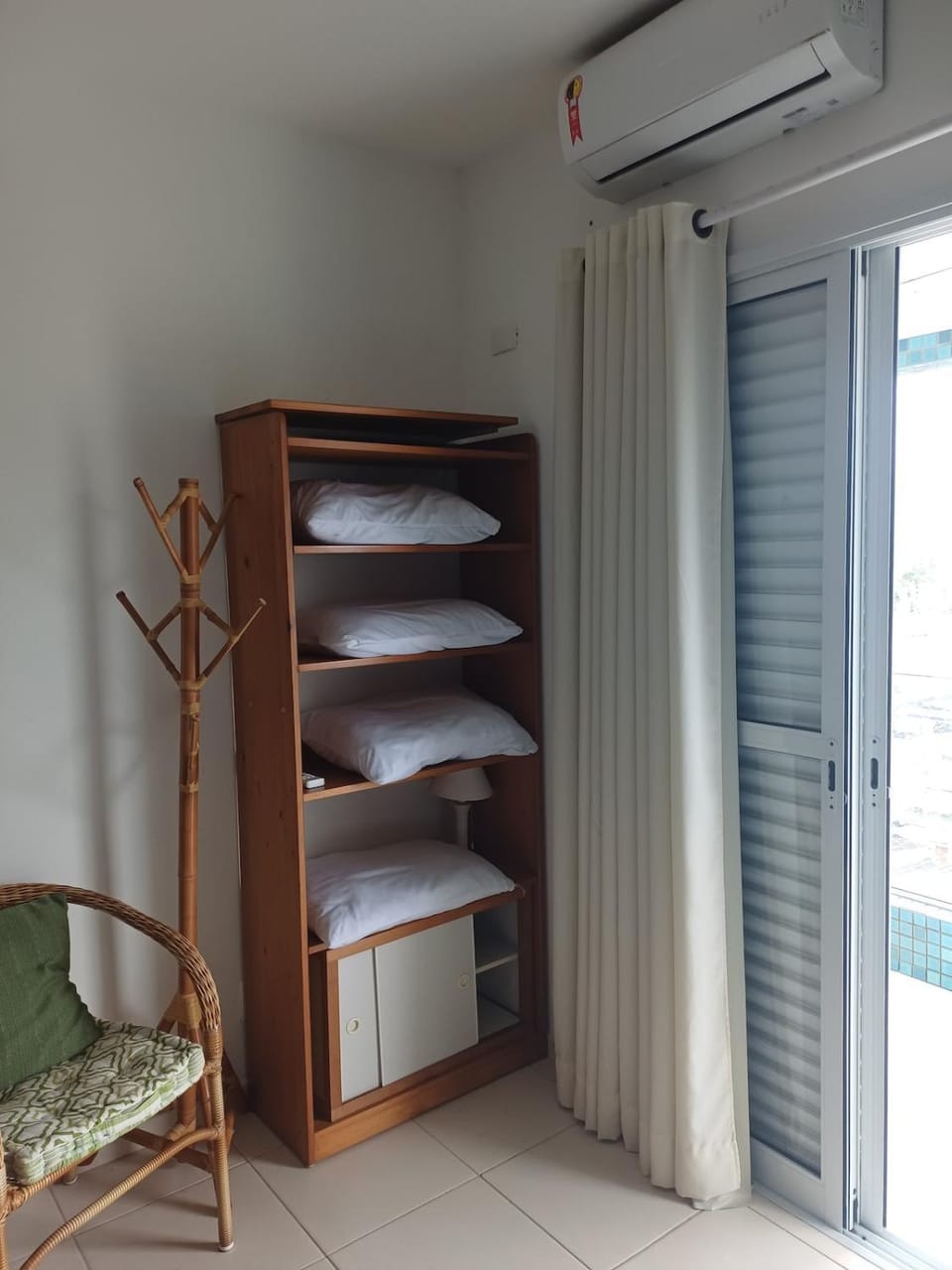 Bedroom, wardrobe, air conditioner