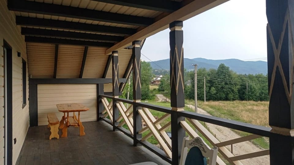 Balcony/Terrace, Mountain view