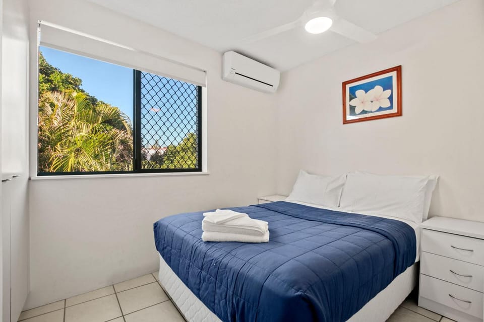 Lindomare Unit 8, 11 Orvieto Tce, Kings Beach Apartment in Kings Beach