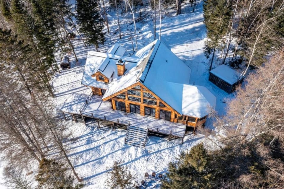 Chalet Mazama - Private Lake - Hot Tub - 16P Chalet in Quebec