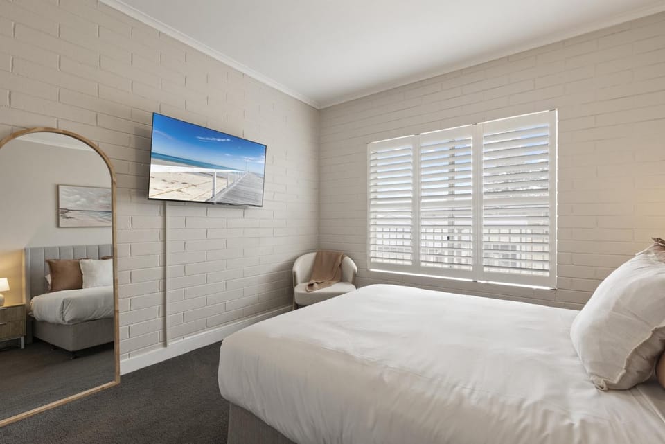 Largs Bay Bliss, 2 Bedroom Beachside Retreat Apartment in Adelaide