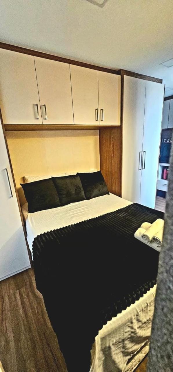 Um Compacto Perfeito no Batel Apartment in Curitiba