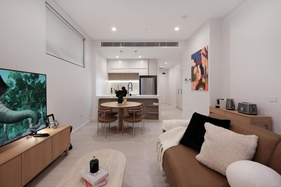 'CoCo' 2-BR Apt in the heart of Burwood with free parking Apartment in Sydney
