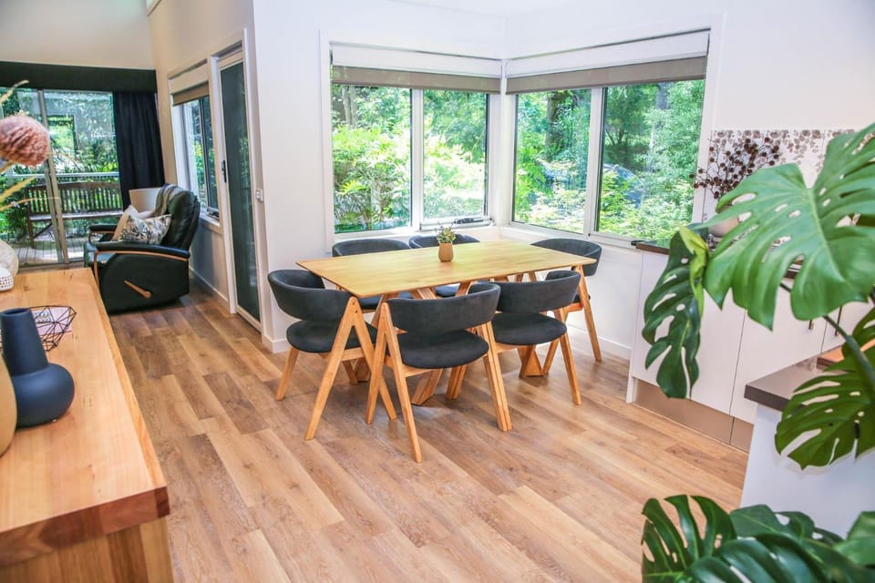 Patio, Garden, Living room, Seating area, Dining area, Garden view, heating, air conditioner