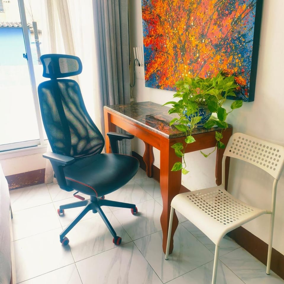 Lumphini Perfect Escape Sunny Rooftop EnSuite Apartment in Bangkok