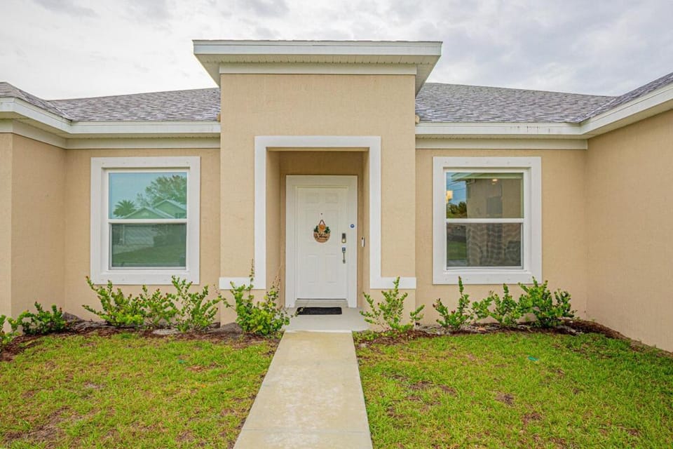 Port St Lucie Cozy Retreat House in Port Saint Lucie