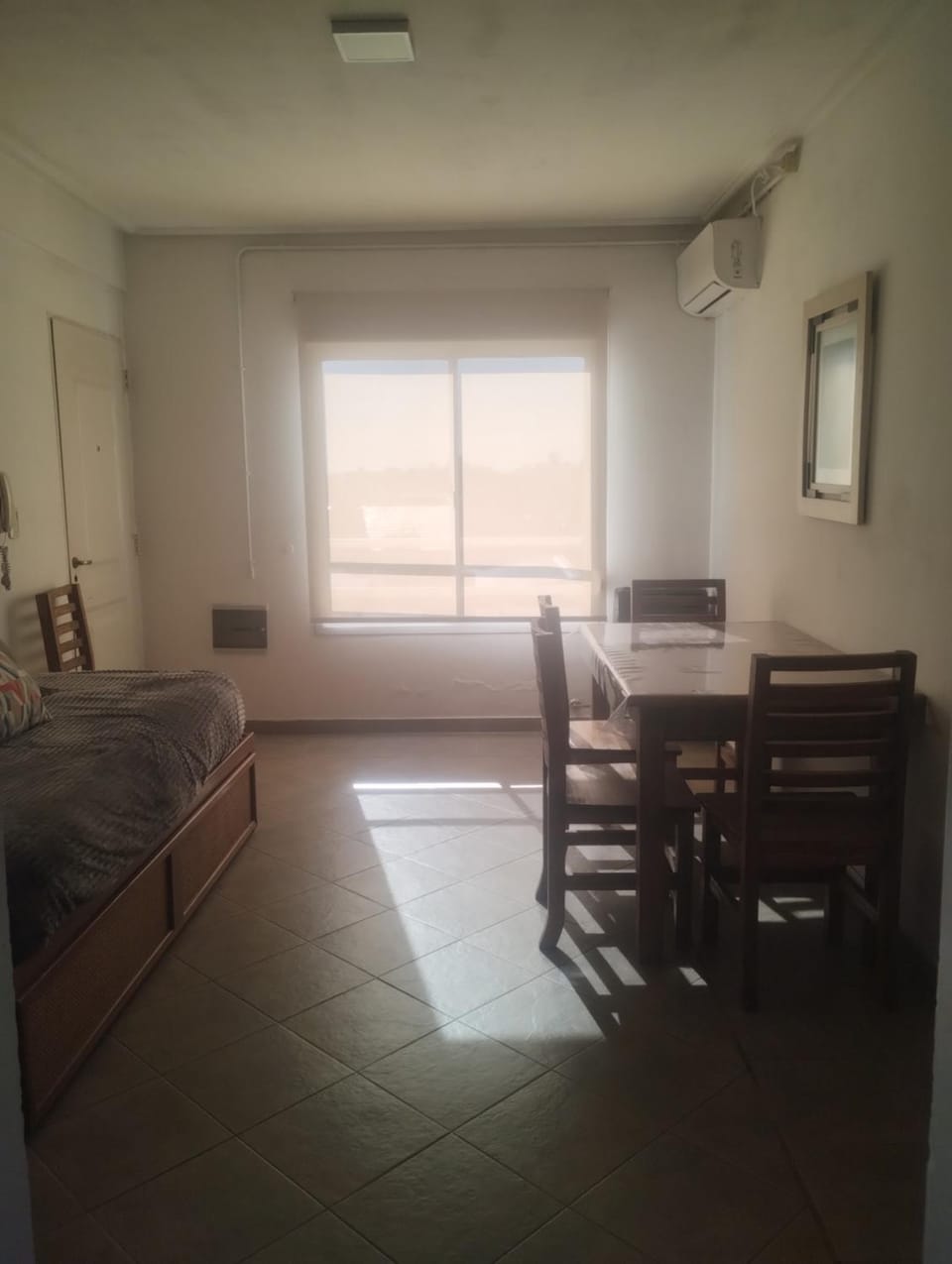 Living room, Seating area, Dining area, internet, air conditioner