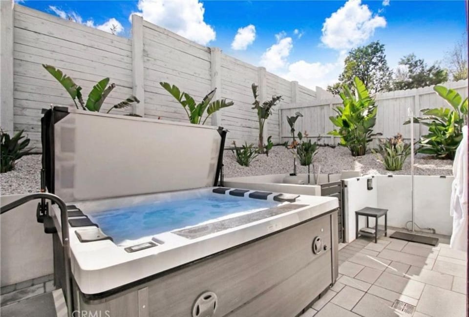 Wellness Villa Resort Villa in Tarzana