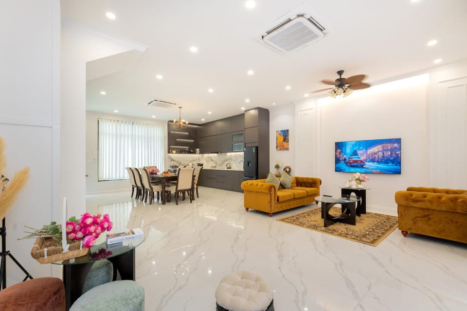 Communal lounge/ TV room, TV and multimedia, Living room, Seating area