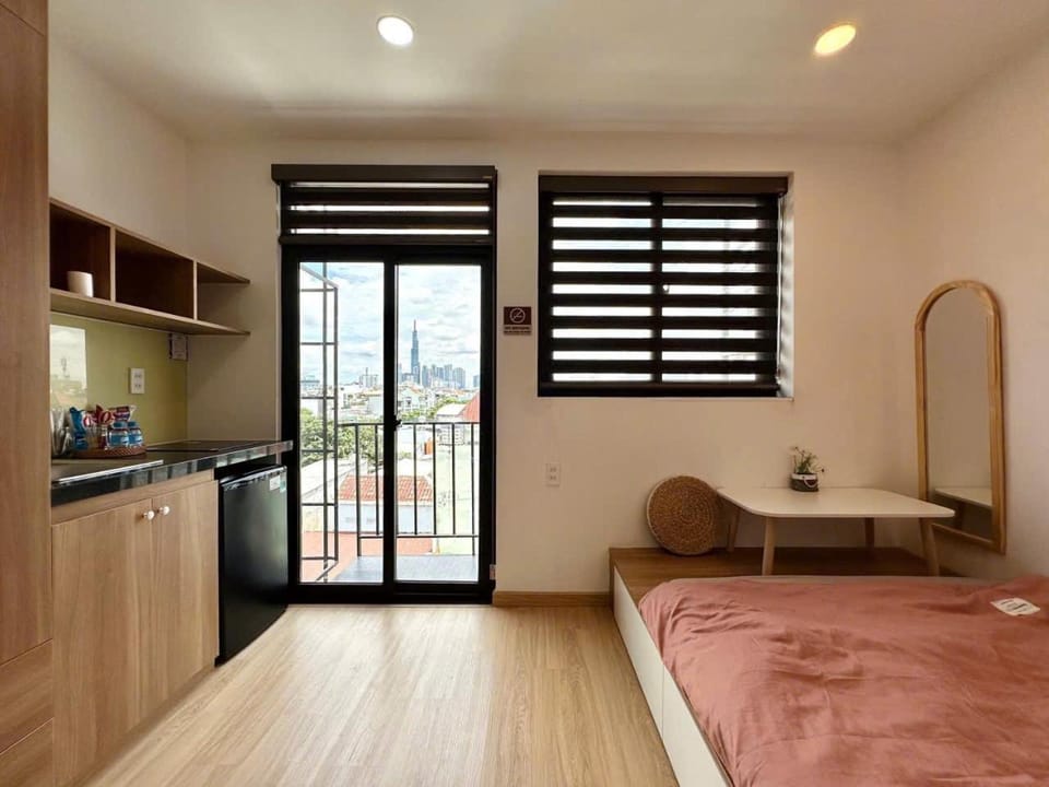 Bed, View (from property/room), Balcony/Terrace, Bedroom, stove